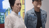 美女照片50张同一个人中戏75周年画展现回忆杀！陈小艺伍宇娟同框昔日外来妹变邻家大妈