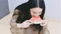 娱乐吃瓜女配图片,吃瓜群众的甜蜜复仇记